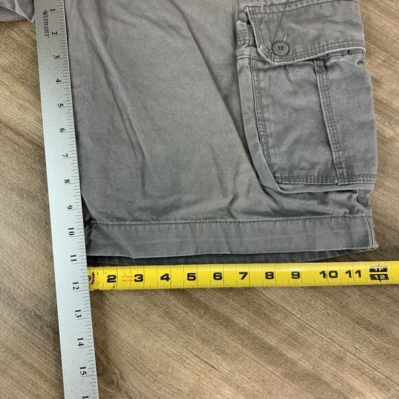 Ecko Unltd Mens Cargo Shorts Size 34 Actual 38W Gray Bermuda Pockets Hiking - Picture 4 of 10